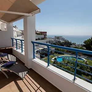 deluxe-sea-view-apartments.es-andalucia.com/